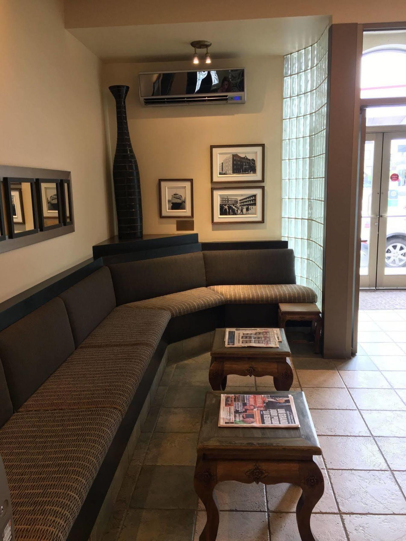 Hotel Du Fjord Chicoutimi Kültér fotó