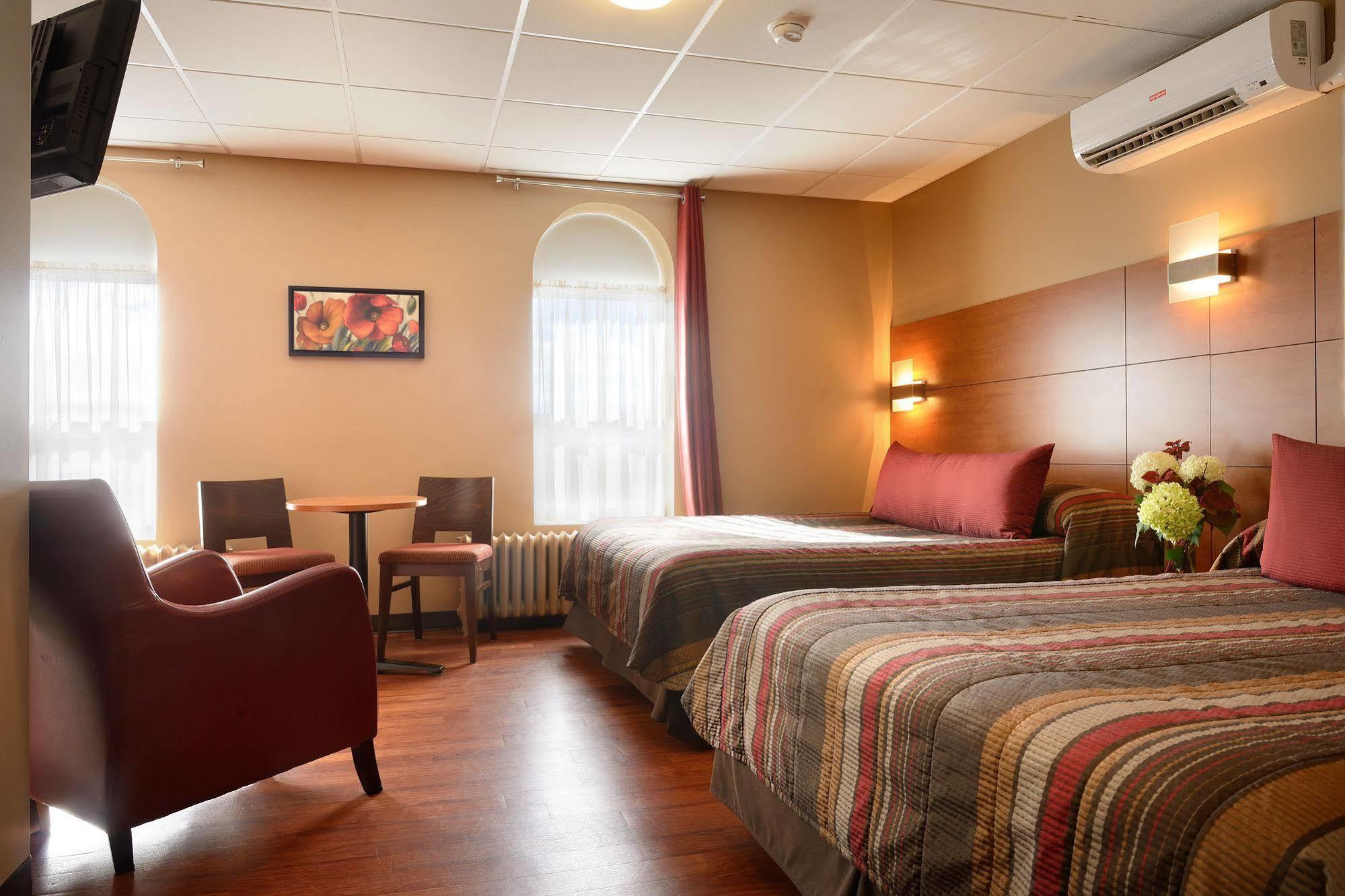 Hotel Du Fjord Chicoutimi Kültér fotó