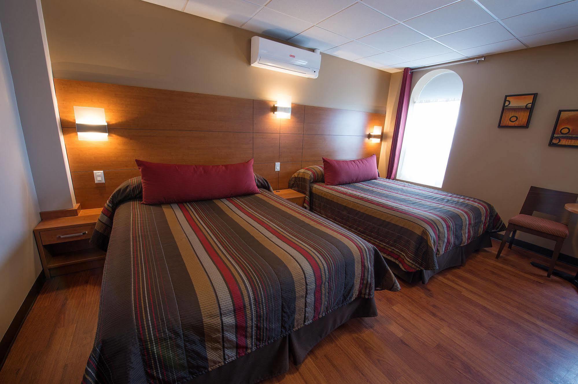 Hotel Du Fjord Chicoutimi Kültér fotó